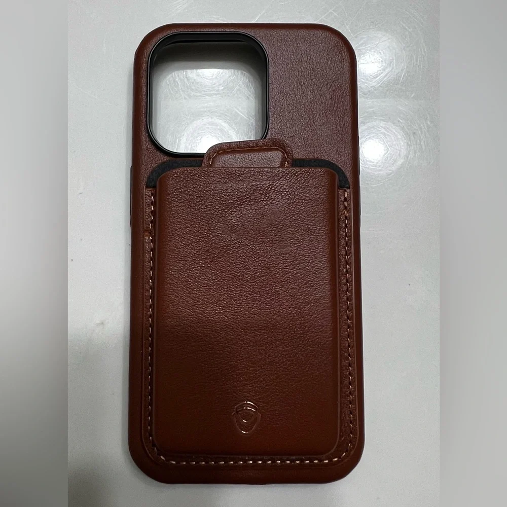 ELANT LEATHER CASE WITH DETACHABLE CARD WALLET for iPhone 14 Pro